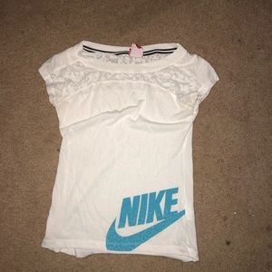 White nike t-shirt
